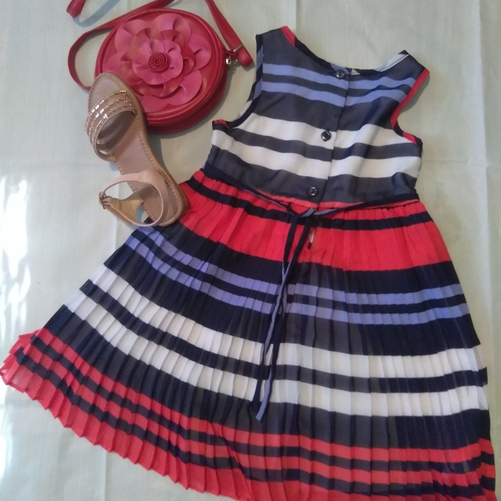 SWEET HEART ROSE DRESS - Picture 2 of 3